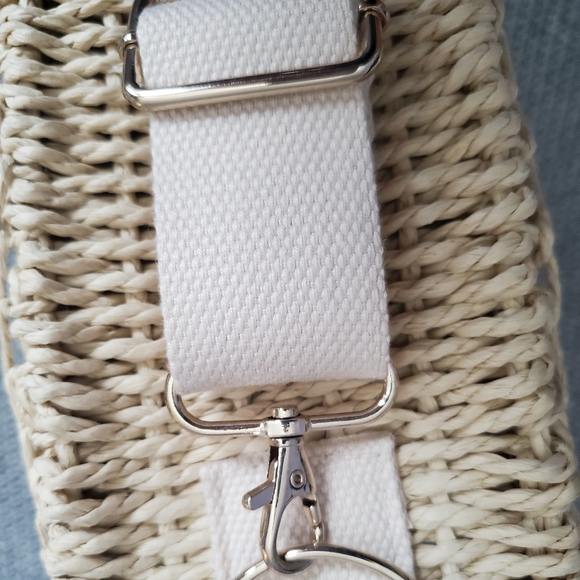 *SOLD* Gap natural straw circle bag - Picture 9 of 15